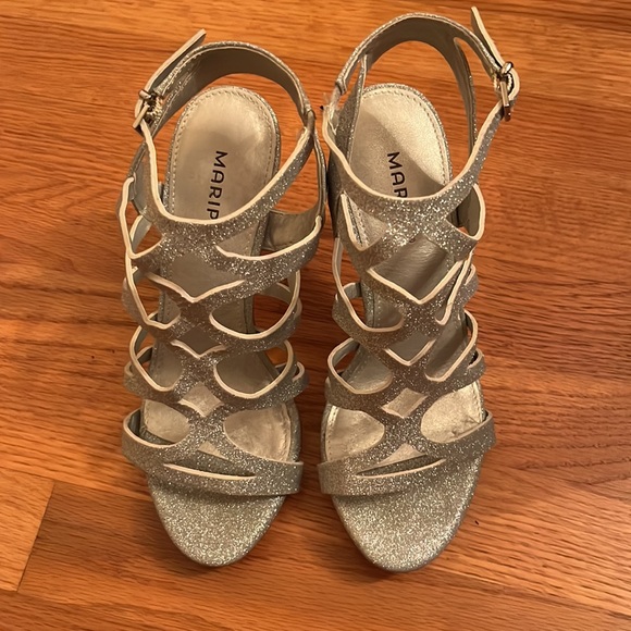 LIKE BRAND NEW silver high heels - Picture 2 of 4